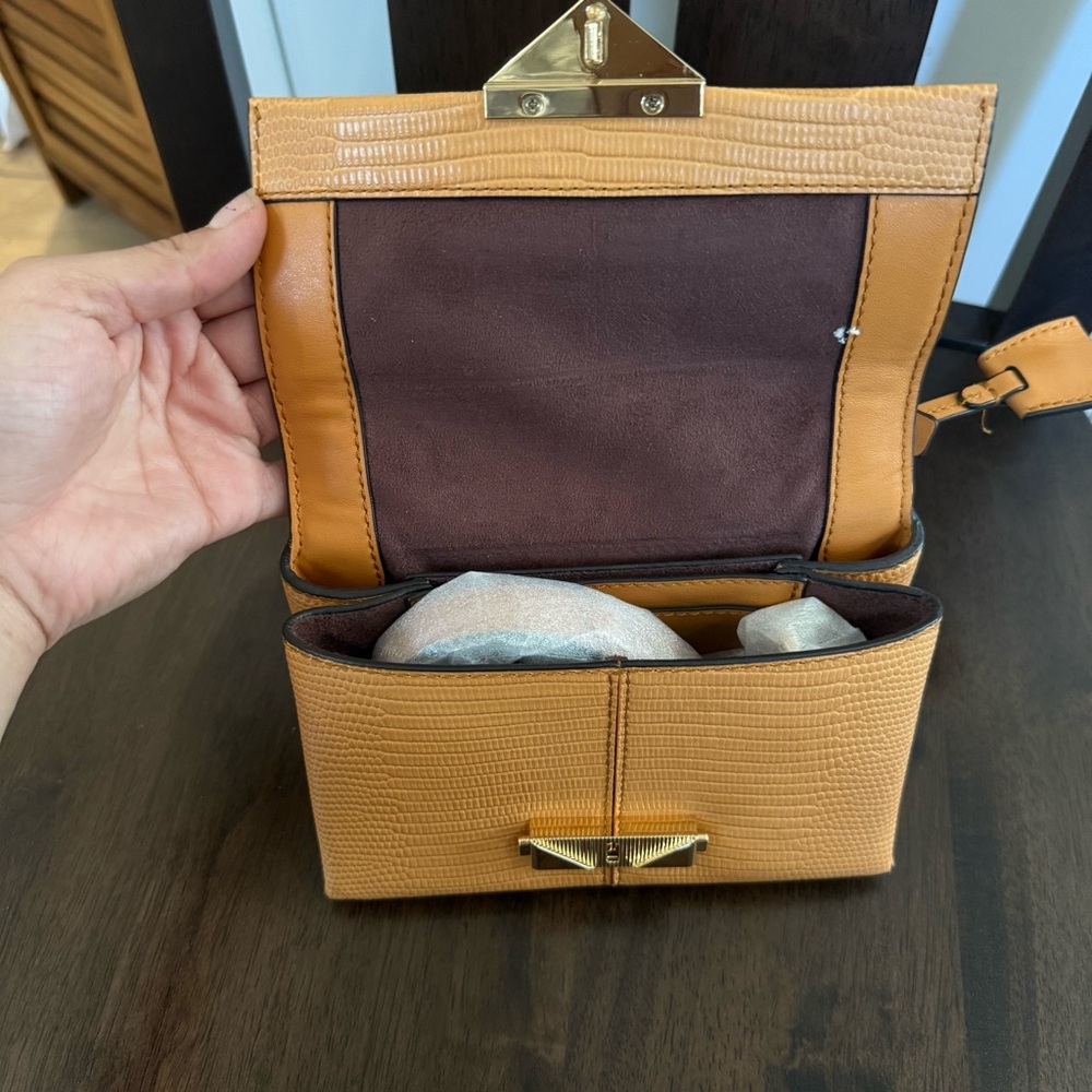 Vintage Michael Kors shoulder purse. - Picture 5 of 5